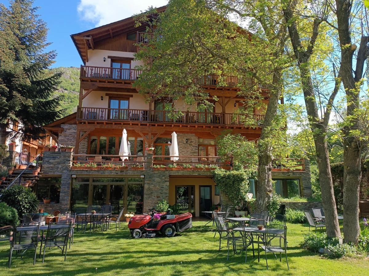 Hotel Estanys Blaus Tavascan Exterior foto